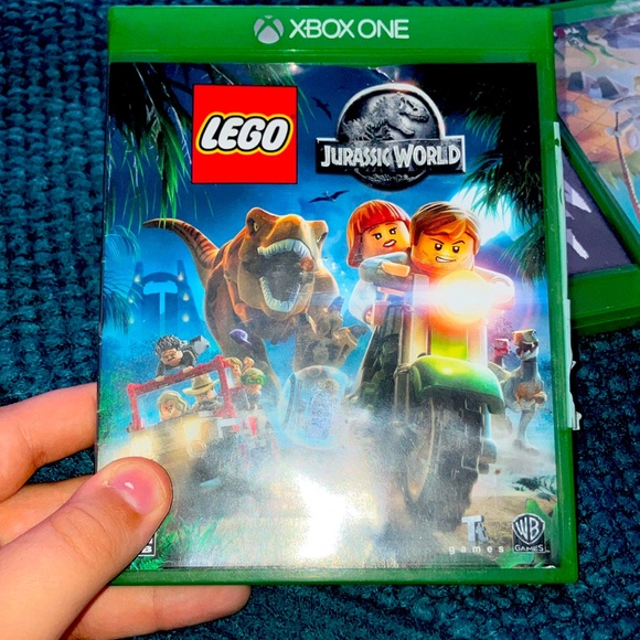 Lego Jurassic World (Compatible with Xbox One S Xbox One X And Xbox’s Series X - Picture 1 of 2